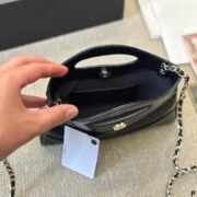 CHANEL 31 Mini Cowhide Shoulder Bag Black - Image 3