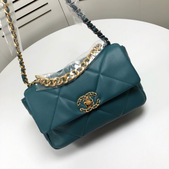 Chanel Lambskin Quilted Small 19 Flap Shoulder Bag Handbag - Image 8