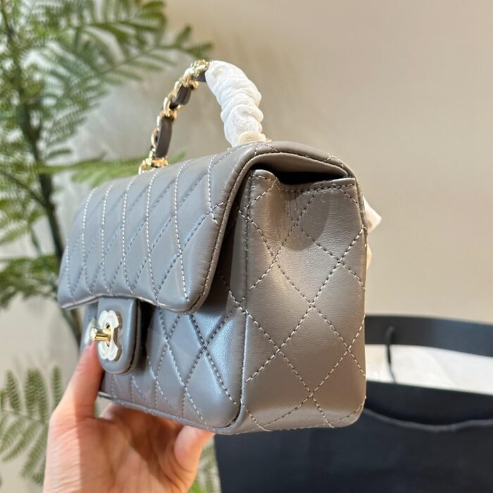 ⁦CHANEL HANDLE MINI CF Handbag⁩ - الصورة ⁦16⁩