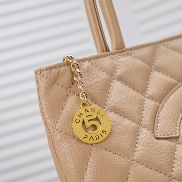⁦Chanel Vintagep Hilton Bag Tote  Shoulder Bag Handbag⁩ - الصورة ⁦7⁩
