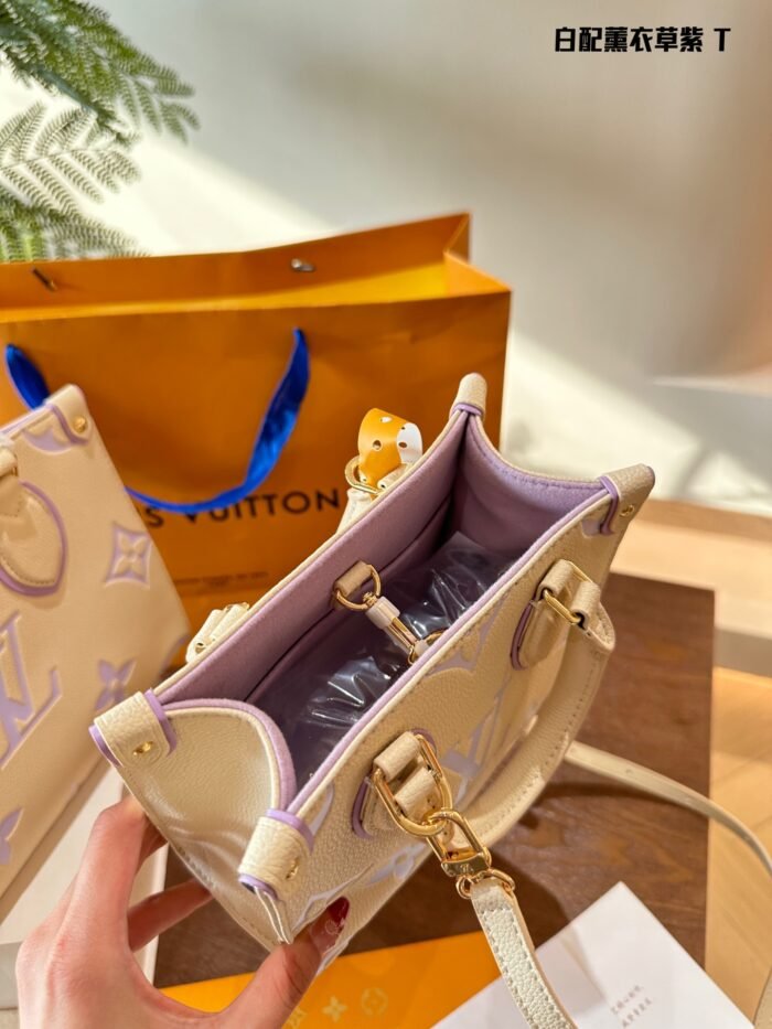 ⁦Louis Vuitton Onthego tote Shoulder Bag Handbag⁩ - الصورة ⁦5⁩