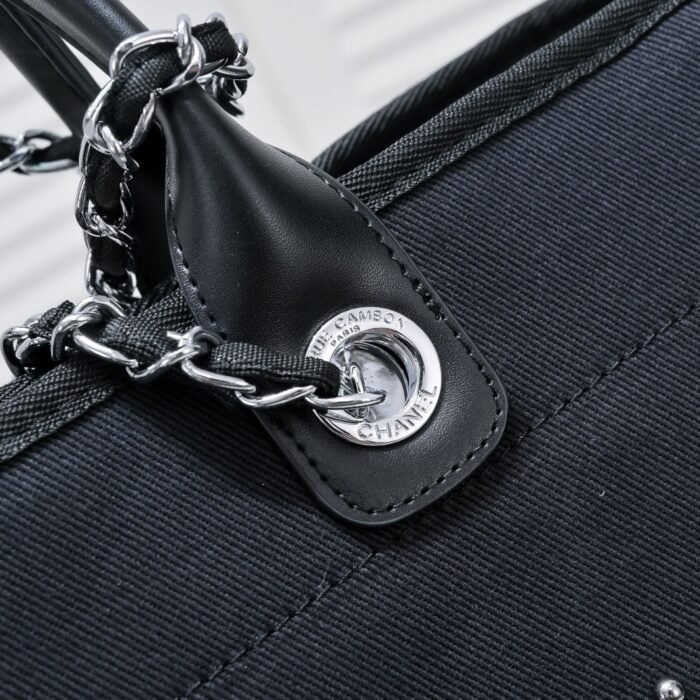 ⁦Chanel Cruise Chain Canvas Beach Bag Shopping bag Tote Shoulder Bag Handbag⁩ - الصورة ⁦7⁩