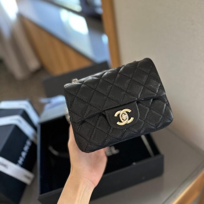 ⁦Chanel Flap Mini Bag in Square⁩ - الصورة ⁦1⁩
