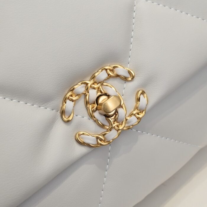 ⁦Chanel Lambskin Quilted Large19 Flap Shoulder Bag Handbag⁩ - الصورة ⁦6⁩