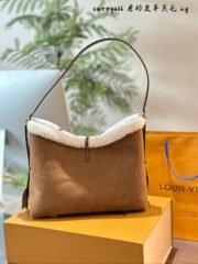 ⁦Louis Vuitton Carryall Shoulder Bag Handbag⁩ - الصورة ⁦6⁩
