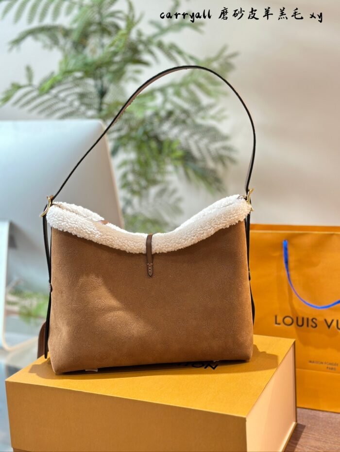 ⁦Louis Vuitton Carryall Shoulder Bag Handbag⁩ - الصورة ⁦6⁩
