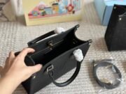 ⁦Louis Vuitton Onthego Shoulder Bag Handbag⁩ - الصورة ⁦9⁩