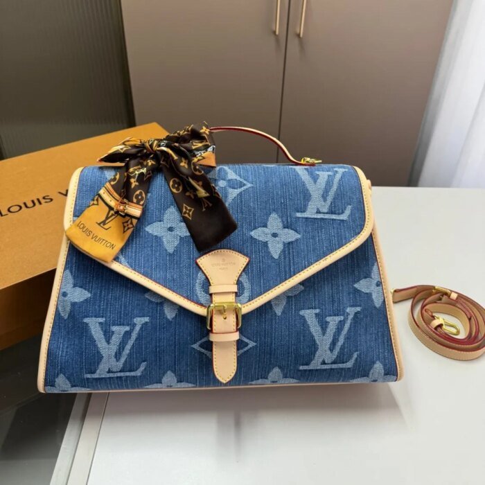 ⁦Louis Vuitton LV Diane Denim Messenger Shoulder Bag Handbag⁩ - الصورة ⁦1⁩