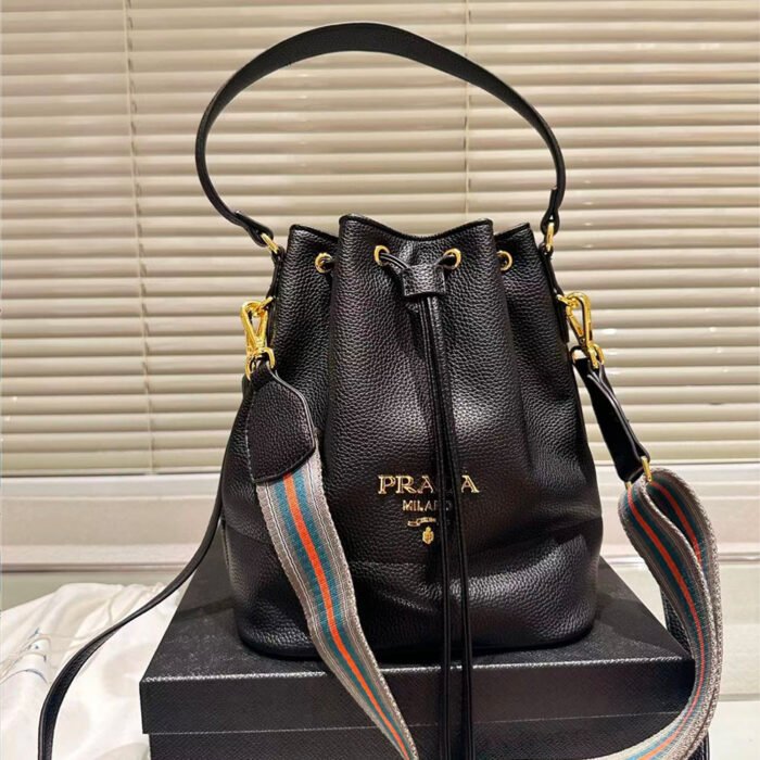 ⁦Prada Drawstring Cowhide Shoulder Bag Handbag⁩ - الصورة ⁦2⁩
