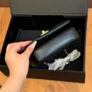 ⁦Chanel-mini-flap-bag-with-enamel-handle⁩ - الصورة ⁦12⁩