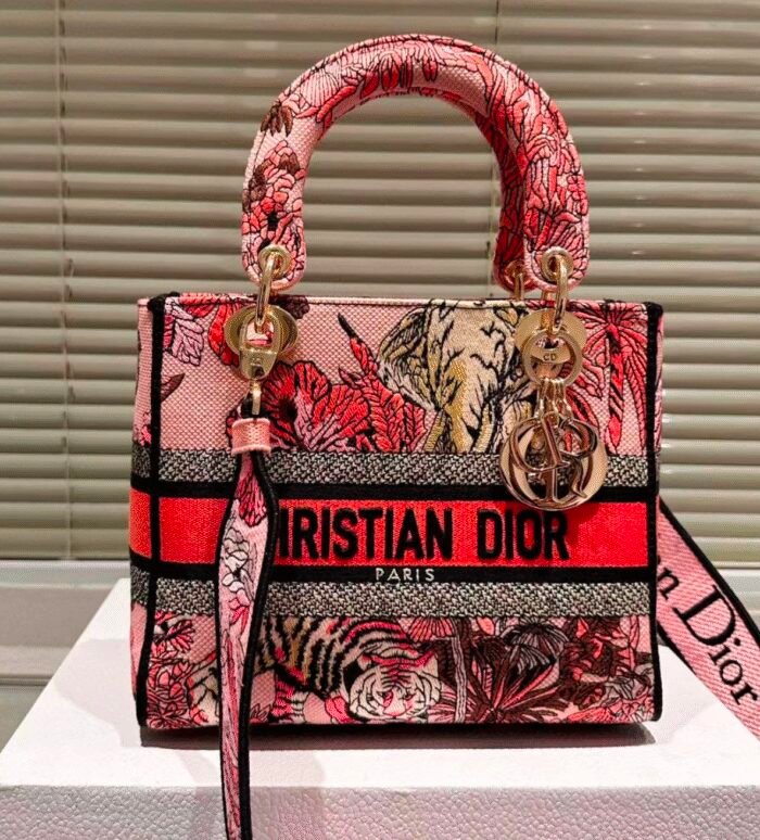 ⁦Dior The LADY D-LITE Bag Collection⁩ - الصورة ⁦9⁩