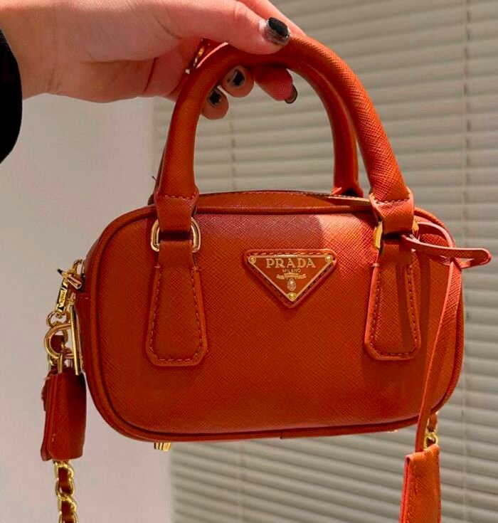 ⁦Prada Saffiano Leather Handbag Shoulder Bag⁩ - الصورة ⁦5⁩