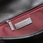 ⁦Chanel Chanel Lambskin Quilted Small 19 Flap Shoulder Bag Handbag⁩ - الصورة ⁦9⁩