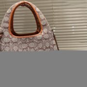 ⁦Coach Lana Shoulder Bag 23 In Signature Jacquard⁩ - الصورة ⁦8⁩