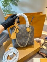 ⁦Louis Vuitton Shoulder Bag Handbag⁩ - الصورة ⁦8⁩