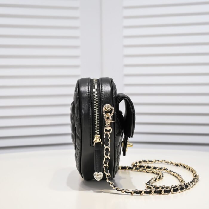 ⁦Chanel Peach Pericardium Bag Shoulder Bag Handbag⁩ - الصورة ⁦2⁩