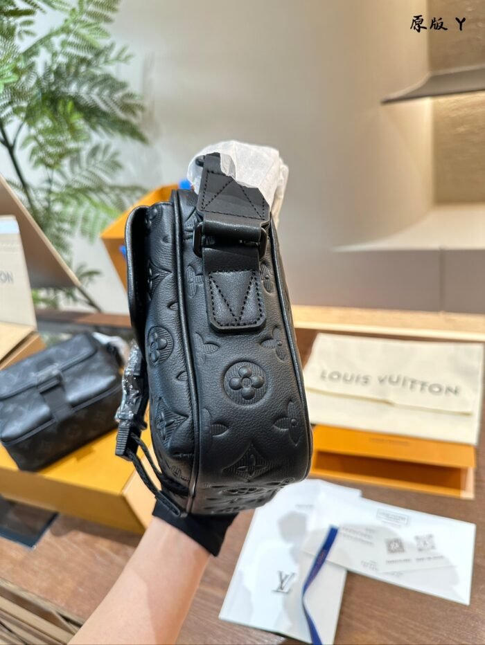 Louis Vuitton Shoulder Bag Handbag - Image 6