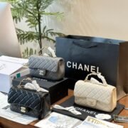 ⁦CHANEL HANDLE MINI CF Handbag⁩ - الصورة ⁦17⁩