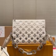 ⁦Louis Vuitton LV Coussin Small Shoulder Bag⁩ - الصورة ⁦17⁩