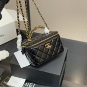 Chanel With Cosmetic Mirror Cosmetic Bag Shoulder Crossbody Handbag