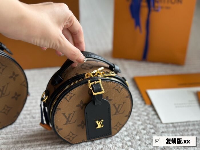 ⁦Louis Vuitton BOITE Shoulder Bag Handbag⁩ - الصورة ⁦2⁩