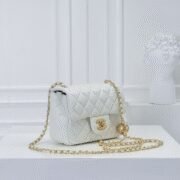 ⁦Chanel Cross Body Metal Ball Chain Shoulder Bag Handbag CF 9021⁩ - الصورة ⁦2⁩