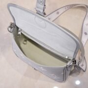 ⁦Louis Vuitton LV Diane Embossed Grained Shoulder Crossbody Bag M14214⁩ - الصورة ⁦6⁩