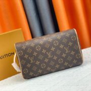 Louis Vuitton LV  Cosmetics Pouch Toiletry Bag Leather Handbag  Shoulder Bag - Image 4