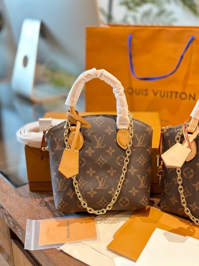 ⁦Louis Vuitton Shoulder Bag Handbag⁩ - الصورة ⁦2⁩