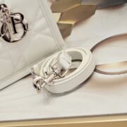 ⁦Dior Mini Book Tote Maria Grazia Chiuri design Shoulder Bag Handbag⁩ - الصورة ⁦7⁩