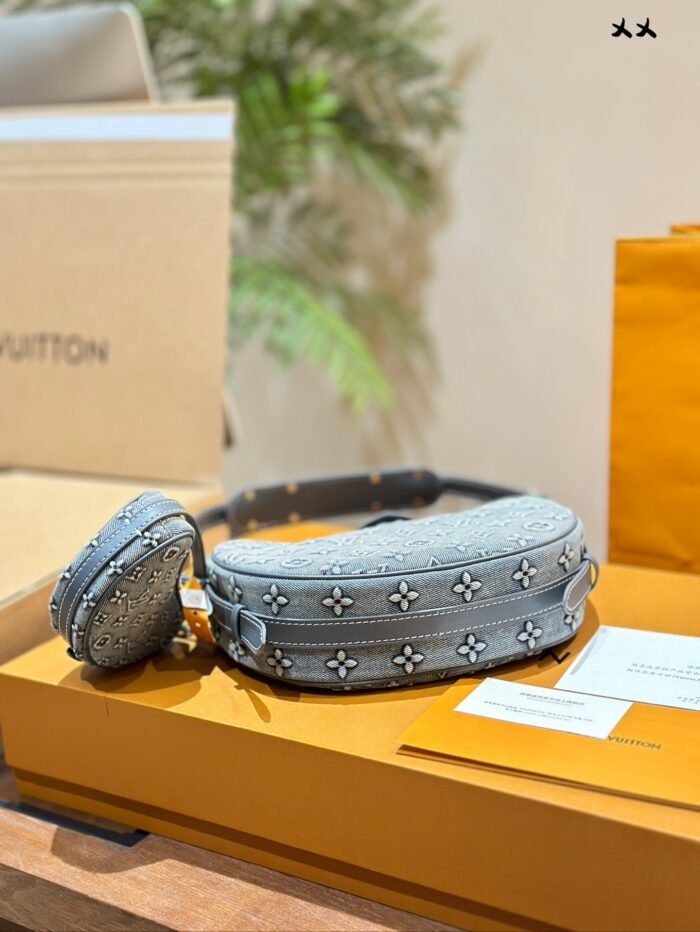 Louis Vuitton Denim Shoulder Bag Shoulder Bag Handbag - Image 8