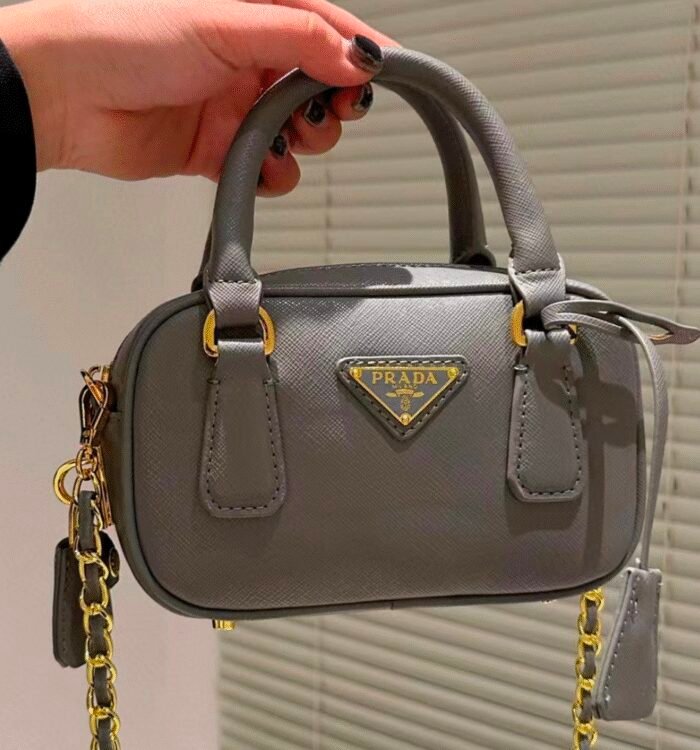 ⁦Prada Saffiano Leather Handbag Shoulder Bag⁩ - الصورة ⁦7⁩
