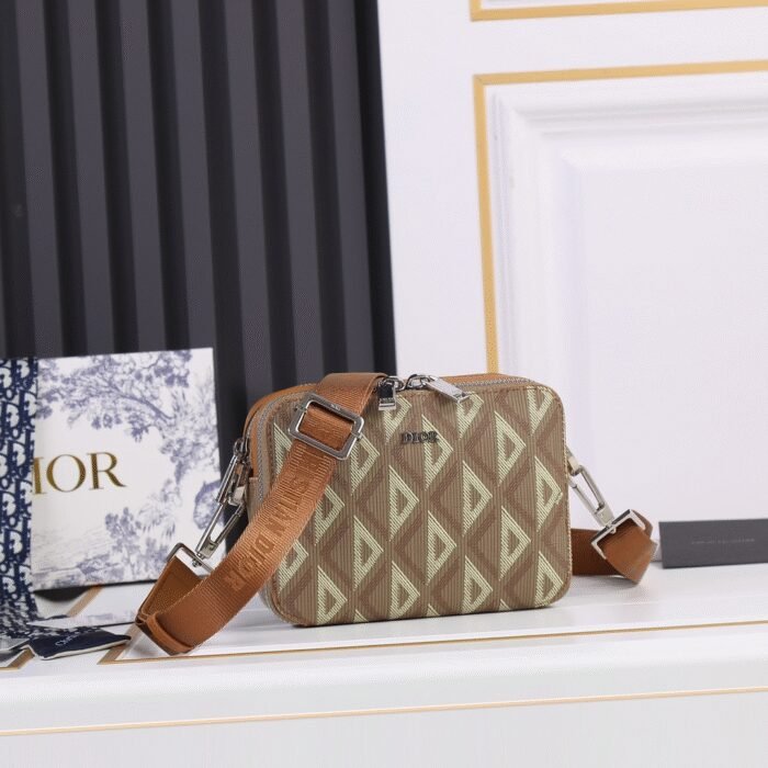 ⁦DIOR Oblique Classic Embroidery Crossbody Bag⁩ - الصورة ⁦7⁩