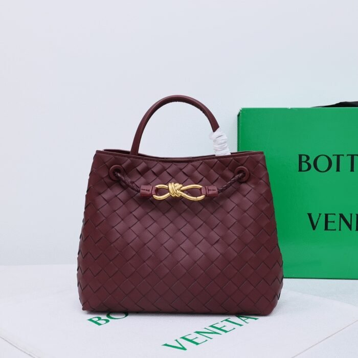 ⁦Bottega Veneta BV Small Andiamo Bag⁩ - الصورة ⁦7⁩