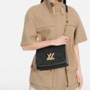⁦Louis Vuitton LV Twist Shoulder Crossbody Handbag M59402⁩ - الصورة ⁦5⁩