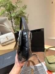 ⁦YSL Saint Laurent Under Arm Bag Shoulder Bag Handbag⁩ - الصورة ⁦2⁩