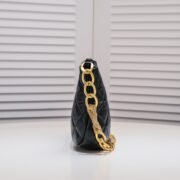⁦Chanel 23A Fringed Gold Chain Hobo Underarm Shoulder Bag Handbag⁩ - الصورة ⁦2⁩