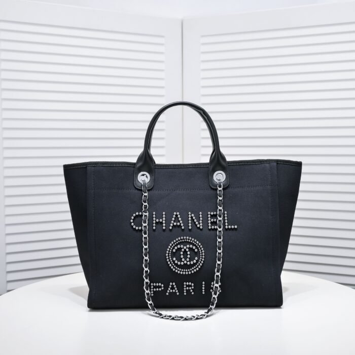 ⁦Chanel Cruise Chain Canvas Beach Bag Shopping bag Tote Shoulder Bag Handbag⁩ - الصورة ⁦1⁩
