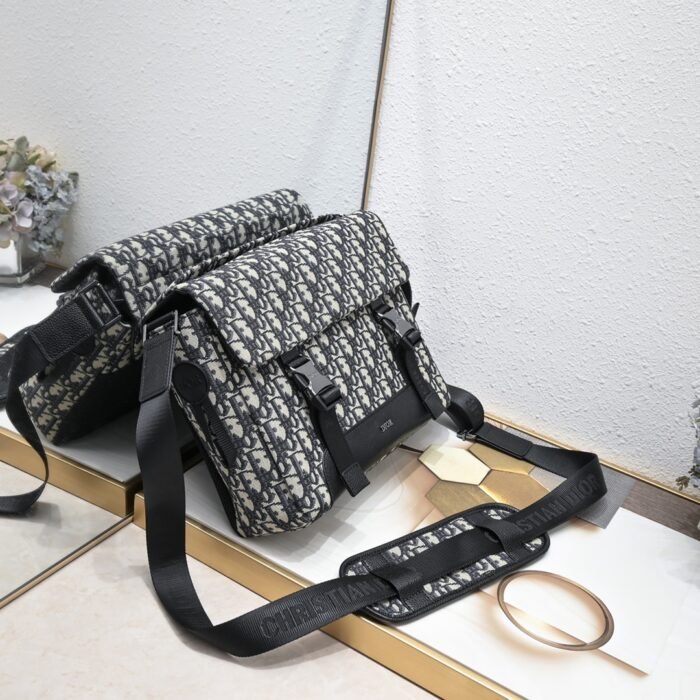 ⁦Dior Explorer Oblique Shoulder Bag Handbag⁩ - الصورة ⁦3⁩