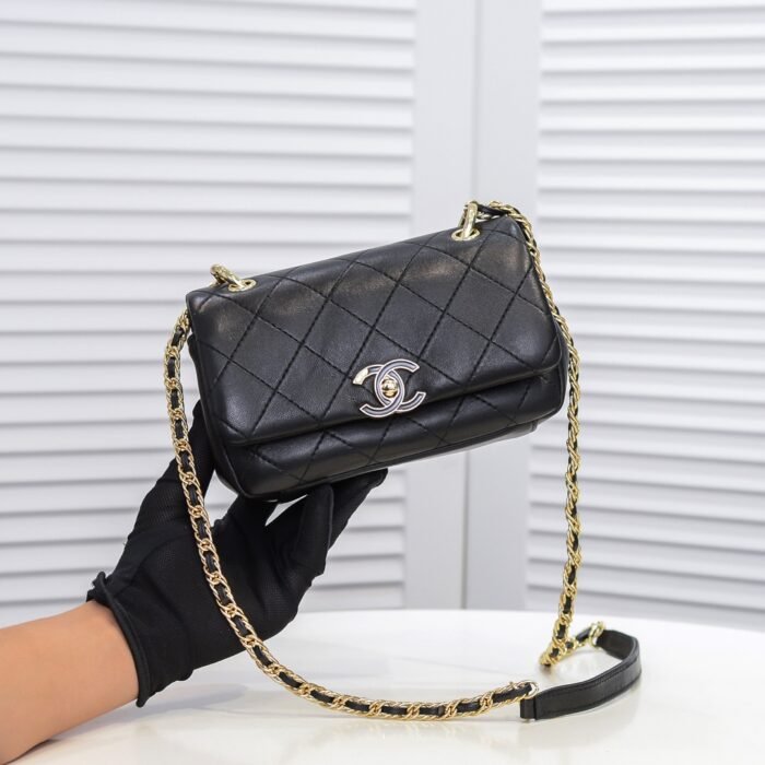 Chanel Flap Chain Bag Shoulder Bag Handbag - Image 5