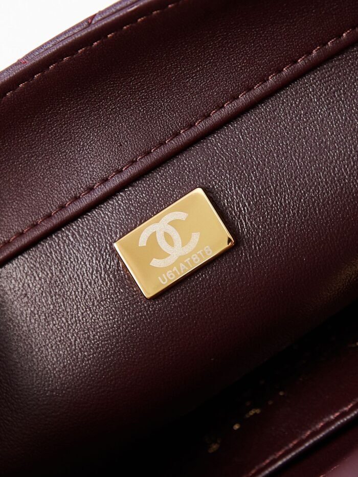 Chanel 10A Handbag Shoulder Bag Top Mirror Quality Version CHANEL AS5011 - Image 9