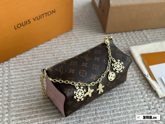 ⁦Louis Vuitton bloom pouch Shoulder Bag Handbag⁩ - الصورة ⁦3⁩