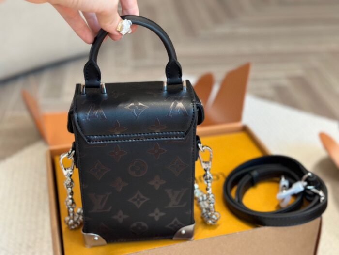 Louis Vuitton Camerabox Shoulder Bag Handbag - Image 7