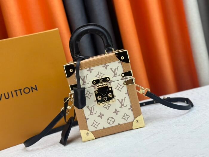 ⁦Louis Vuitton The Camera Box M10079 Shoulder Bag Handbag⁩ - الصورة ⁦1⁩