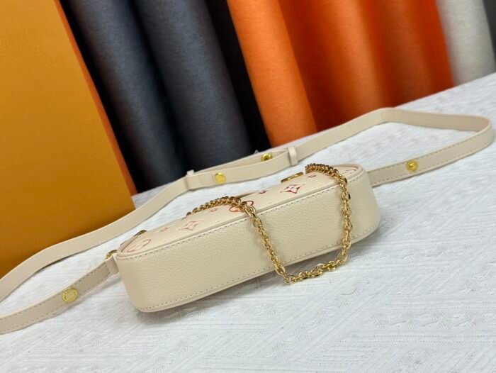 Louis Vuitton Easy Pouch On Strap Shoulder Bag Handbag - Image 5