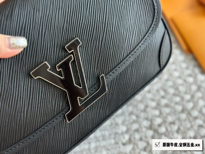 ⁦Louis Vuitton Buci Shoulder Bag Handbag⁩ - الصورة ⁦2⁩