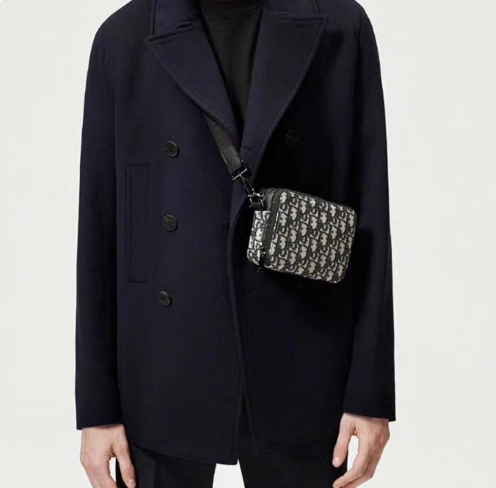 ⁦DIOR Oblique Classic Embroidery Crossbody Bag⁩ - الصورة ⁦3⁩
