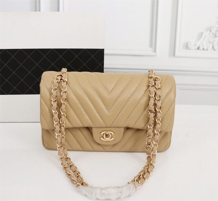 ⁦Chanel Clacssic Flap CF Chain Shoulder Strap Bag⁩ - الصورة ⁦8⁩