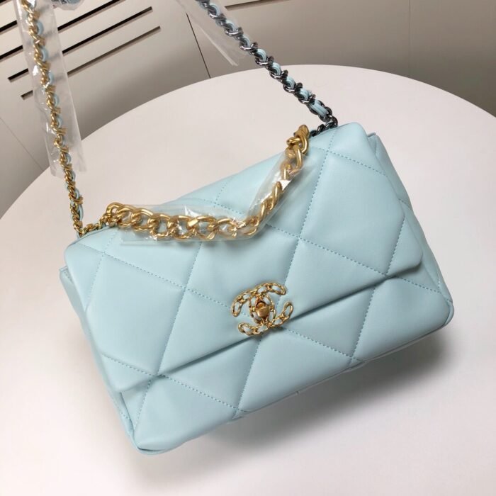 Chanel Lambskin Quilted Medium19 Flap Shoulder Bag Handbag - Image 8