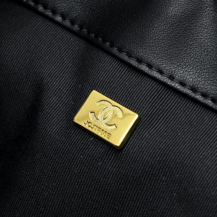 Chanel 24p Underarm Hoho Hippie Bag Small Shoulder Bag Handbag - Image 9